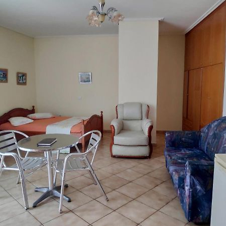 Private Studio Sea View 2 Minutes Away From Beach Саранде Екстериор снимка